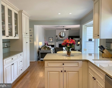 502 Clagett Street Sw - Photo Thumbnail 9