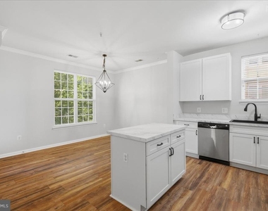 21228 Mcfadden Square - Photo Thumbnail 12