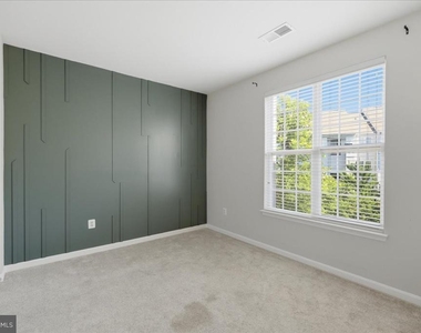 21228 Mcfadden Square - Photo Thumbnail 9