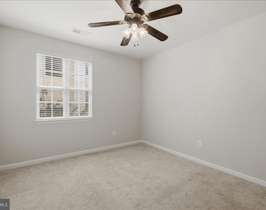 21228 Mcfadden Square - Photo Thumbnail 21