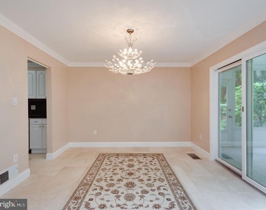 10522 Brevity Drive - Photo Thumbnail 5