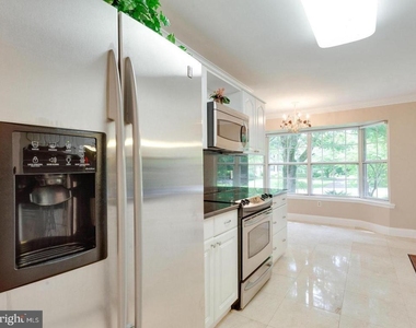 10522 Brevity Drive - Photo Thumbnail 8