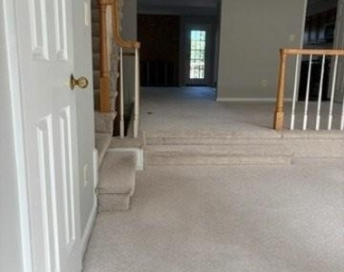 5142 Woodford Drive - Photo Thumbnail 7