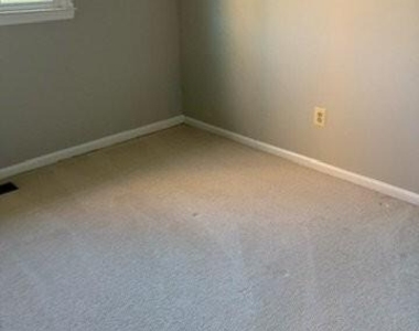 5142 Woodford Drive - Photo Thumbnail 16
