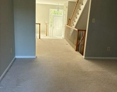 5142 Woodford Drive - Photo Thumbnail 17