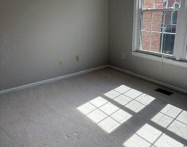 5142 Woodford Drive - Photo Thumbnail 8