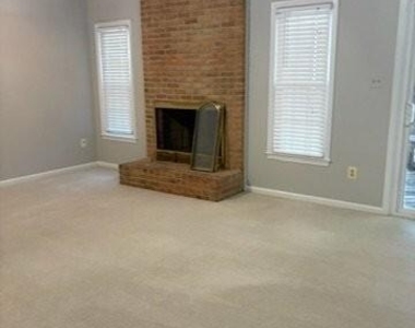 5142 Woodford Drive - Photo Thumbnail 6