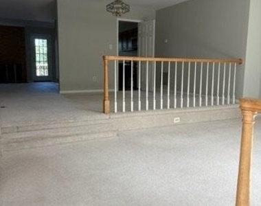 5142 Woodford Drive - Photo Thumbnail 12