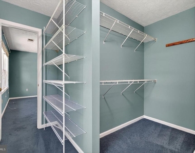 8405 Overlook Street - Photo Thumbnail 17