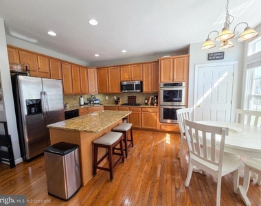 8091 Samuel Wallis Street - Photo Thumbnail 2