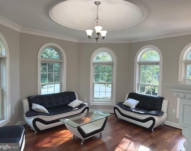 6529 Fairlawn Drive - Photo Thumbnail 9