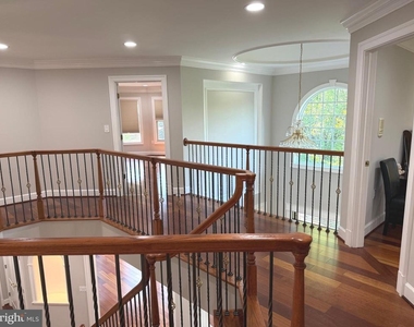 6529 Fairlawn Drive - Photo Thumbnail 12