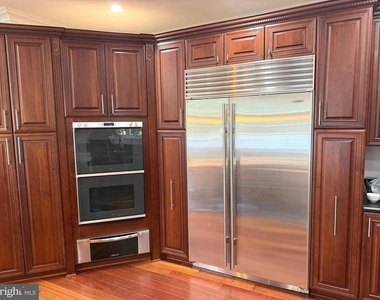 6529 Fairlawn Drive - Photo Thumbnail 7
