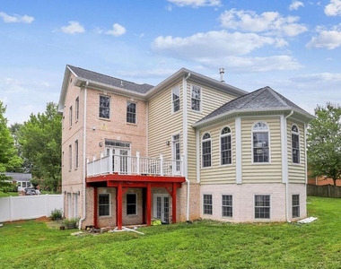 6529 Fairlawn Drive - Photo Thumbnail 40