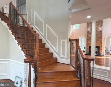 6529 Fairlawn Drive - Photo Thumbnail 11