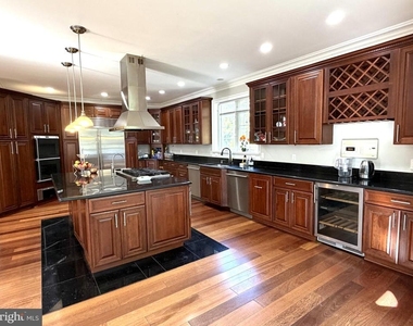 6529 Fairlawn Drive - Photo Thumbnail 5
