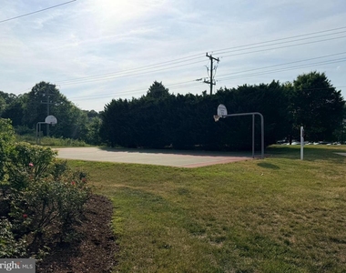 6610 Netties Lane - Photo Thumbnail 10