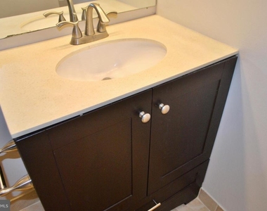 2850 Dover Lane - Photo Thumbnail 9