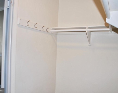 2850 Dover Lane - Photo Thumbnail 13