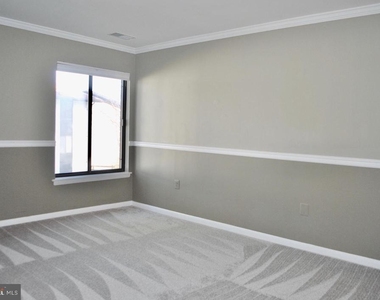 2850 Dover Lane - Photo Thumbnail 12