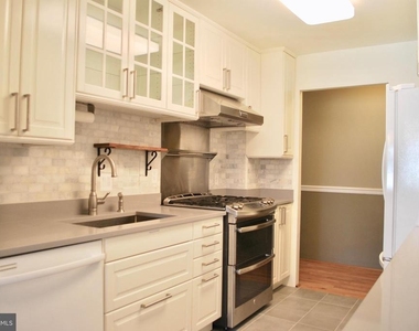 2850 Dover Lane - Photo Thumbnail 4