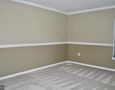 2850 Dover Lane - Photo Thumbnail 14