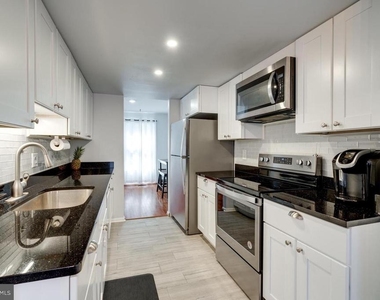 9013 Kerrydale Court - Photo Thumbnail 5