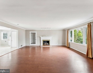 3503 Maple Court - Photo Thumbnail 4