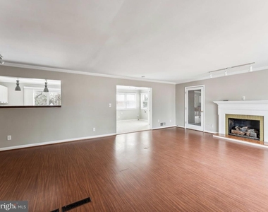 3503 Maple Court - Photo Thumbnail 5