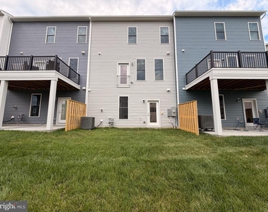 135 Heyford Dr - Photo Thumbnail 5