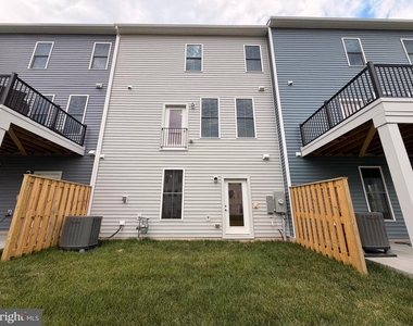 135 Heyford Dr - Photo Thumbnail 15