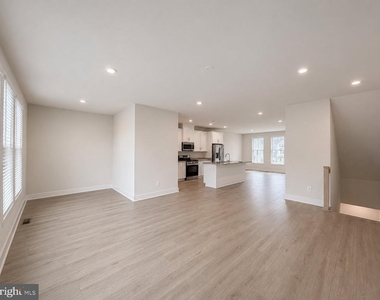 135 Heyford Dr - Photo Thumbnail 27
