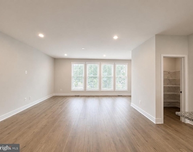 135 Heyford Dr - Photo Thumbnail 26