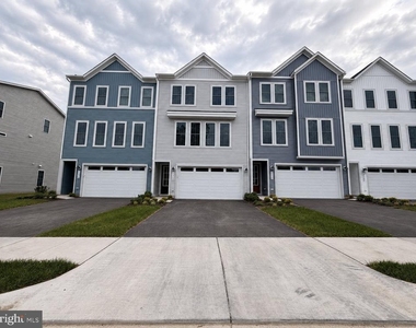 135 Heyford Dr - Photo Thumbnail 20