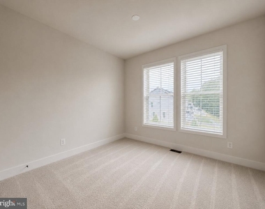 135 Heyford Dr - Photo Thumbnail 50