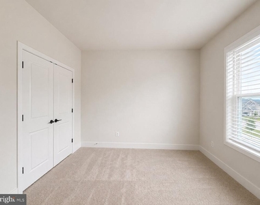 135 Heyford Dr - Photo Thumbnail 47