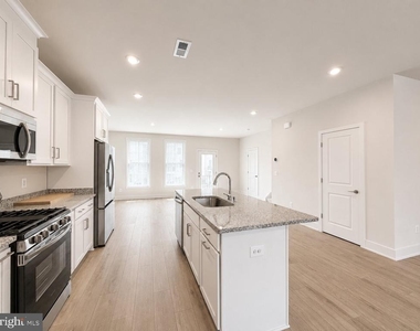 135 Heyford Dr - Photo Thumbnail 31