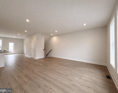135 Heyford Dr - Photo Thumbnail 38