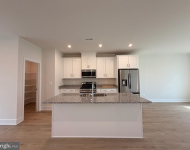 135 Heyford Dr - Photo Thumbnail 37
