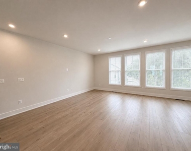 135 Heyford Dr - Photo Thumbnail 29