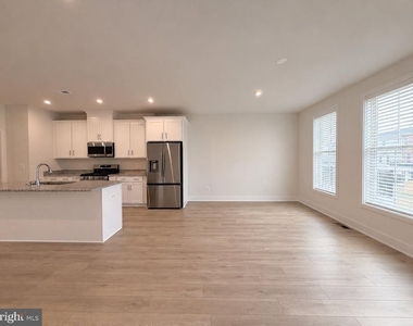 135 Heyford Dr - Photo Thumbnail 42