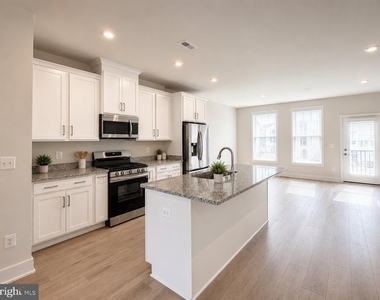 135 Heyford Dr - Photo Thumbnail 43