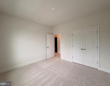 135 Heyford Dr - Photo Thumbnail 11