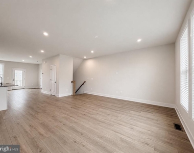 135 Heyford Dr - Photo Thumbnail 23