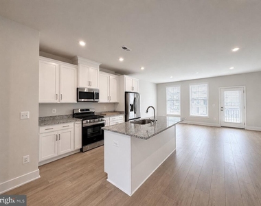 135 Heyford Dr - Photo Thumbnail 33