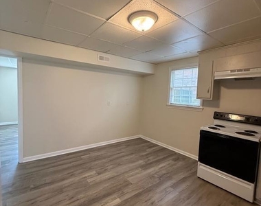 1212 Payne Street - Photo Thumbnail 5