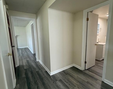 1212 Payne Street - Photo Thumbnail 9