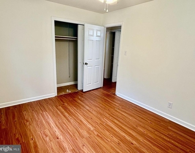1316 Rowe Street - Photo Thumbnail 5