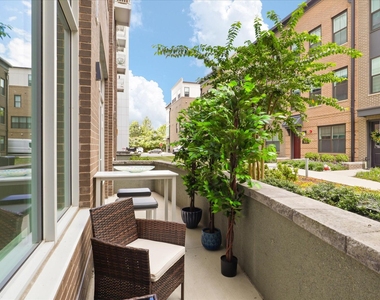 925 Fairfax Street N - Photo Thumbnail 12