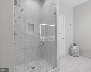 925 Fairfax Street N - Photo Thumbnail 6
